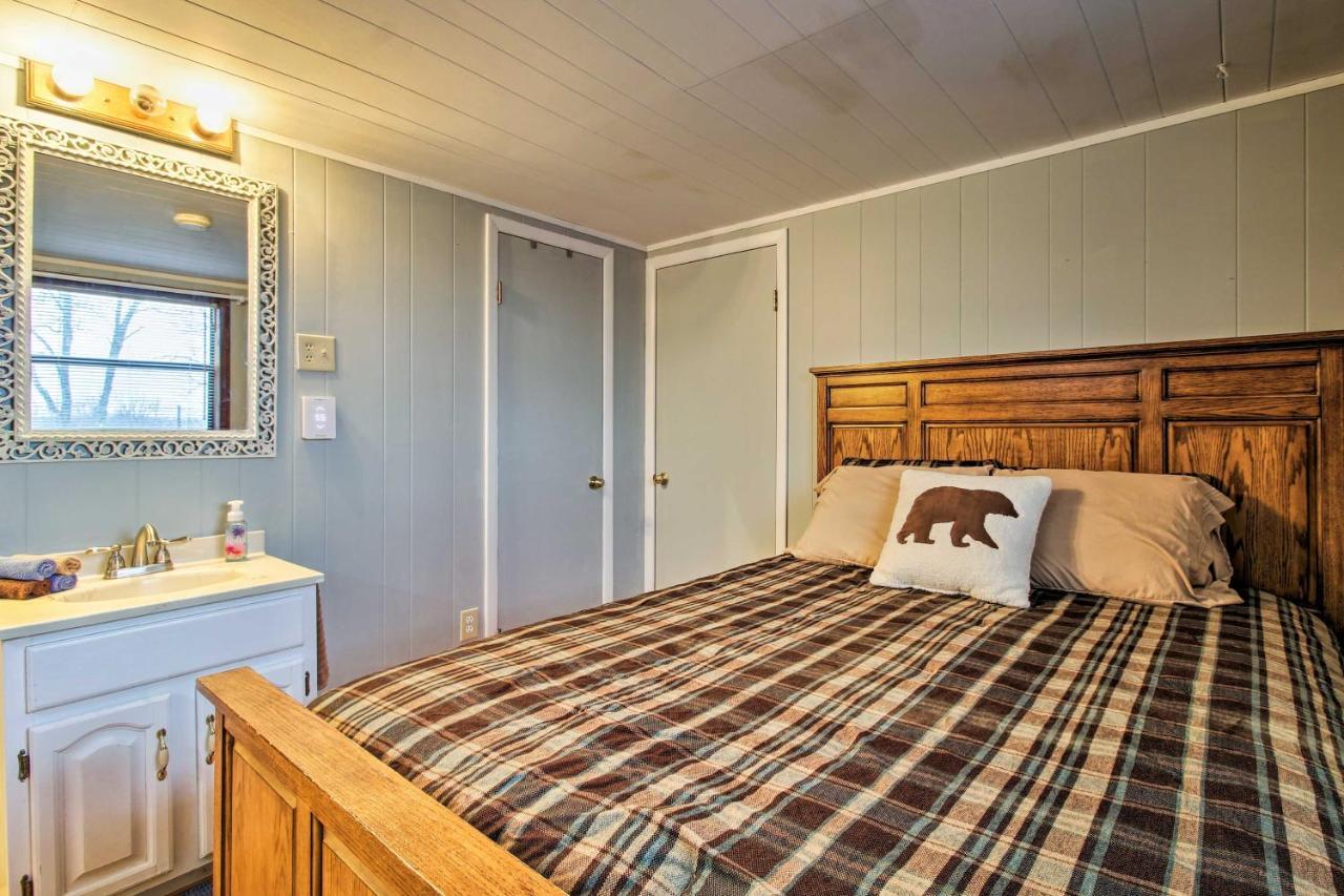 Rustic Stockton Lake Cabin Half Mile To Boat Ramp! 외부 사진